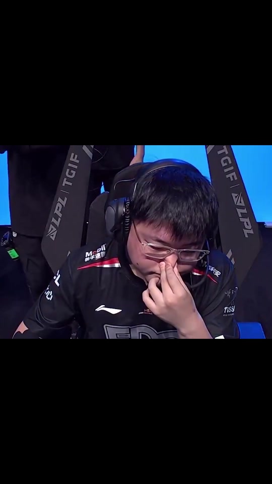 Uzi迎来十五赛季高光表现，SKT球迷沸腾！
